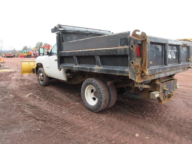 Image of Chevrolet 3500 equipment image 3