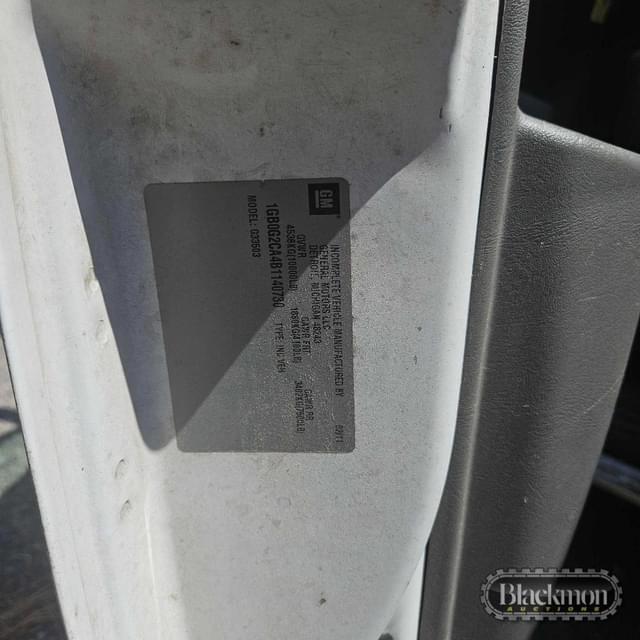 Image of Chevrolet 3500 equipment image 2