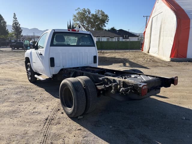 Image of Chevrolet 3500HD equipment image 3