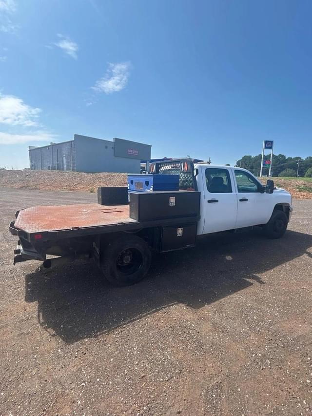 Image of Chevrolet 3500HD equipment image 2