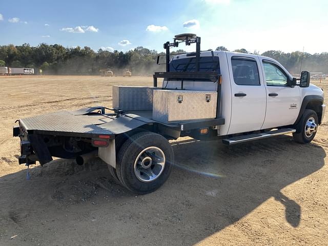 Image of Chevrolet 3500HD equipment image 2