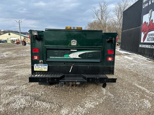 Image of Chevrolet 3500 equipment image 2