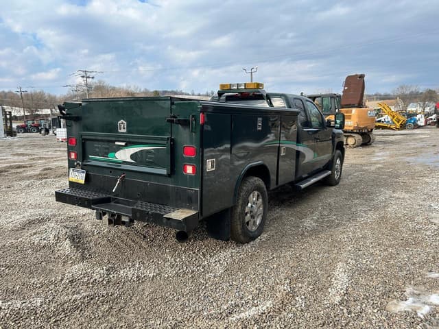 Image of Chevrolet 3500 equipment image 4