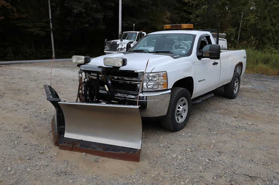 2011 Chevrolet 3500HD Equipment Image0