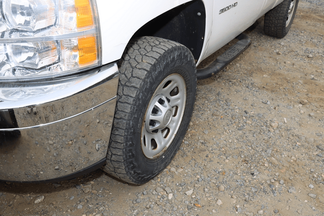 Image of Chevrolet 3500HD equipment image 4