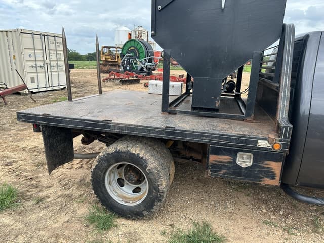 Image of Chevrolet 3500HD equipment image 4