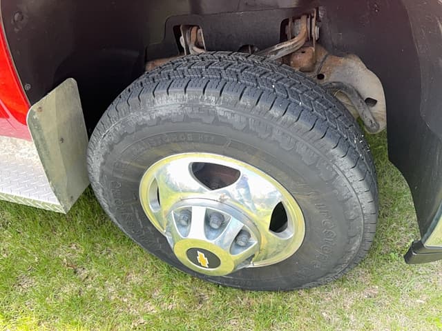 Image of Chevrolet 3500HD equipment image 3