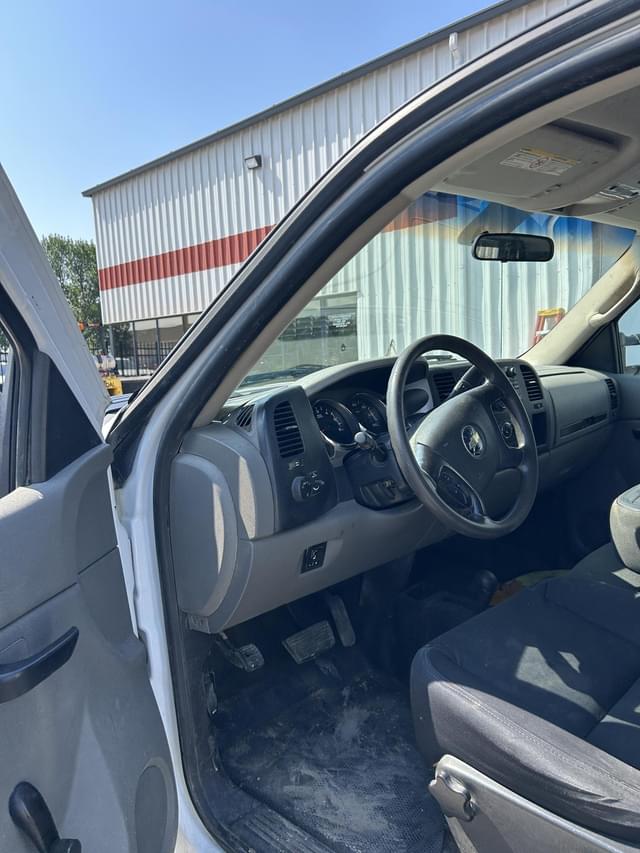Image of Chevrolet 3500HD equipment image 3
