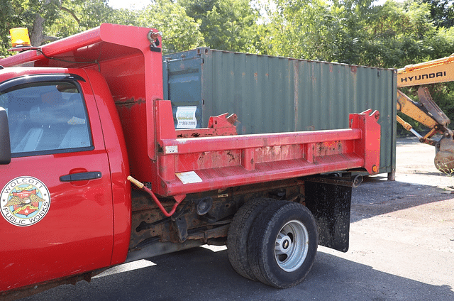 Image of Chevrolet 3500HD equipment image 2