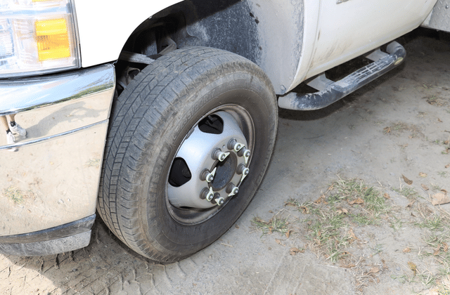 Image of Chevrolet 3500HD equipment image 2