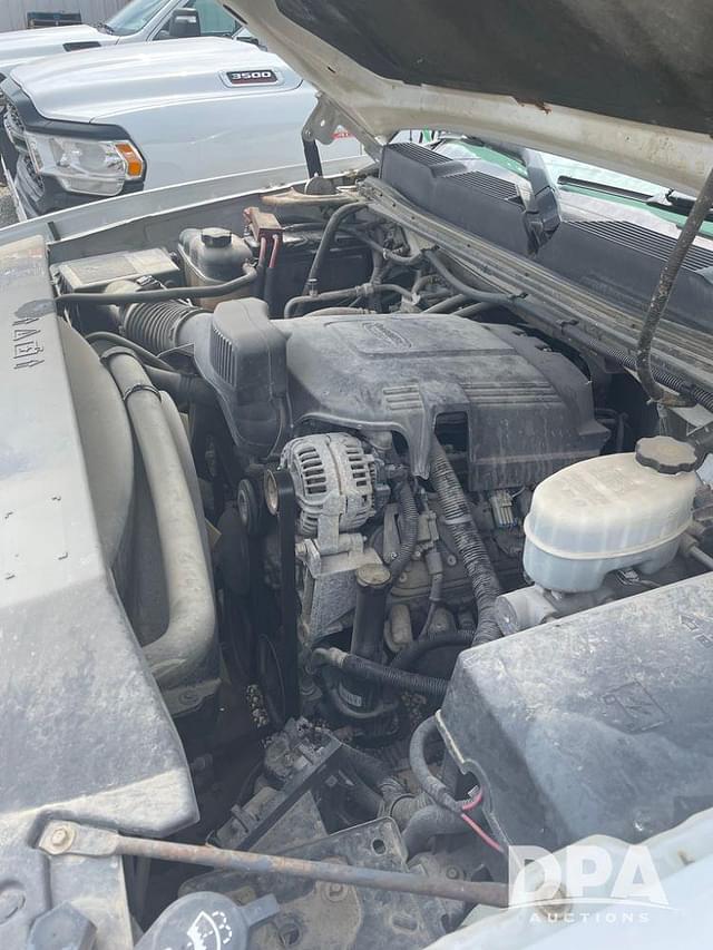 Image of Chevrolet 3500HD equipment image 3