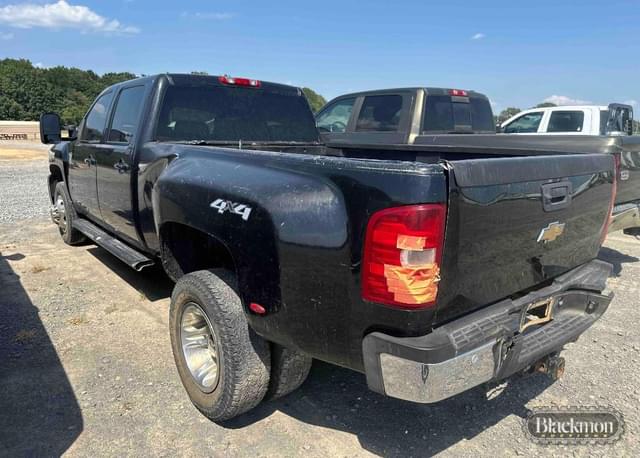 Image of Chevrolet 3500HD equipment image 2
