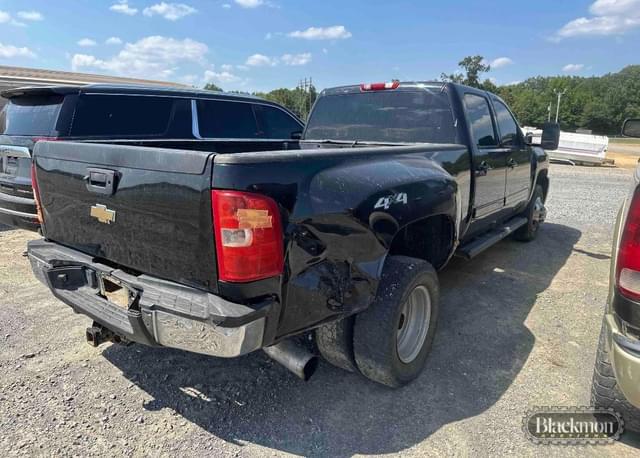 Image of Chevrolet 3500HD equipment image 4