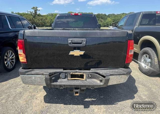 Image of Chevrolet 3500HD equipment image 3