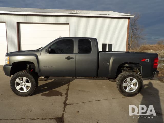 Image of Chevrolet 1500 equipment image 1