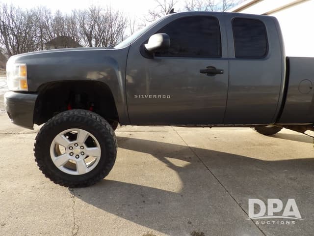 Image of Chevrolet K1500 equipment image 2