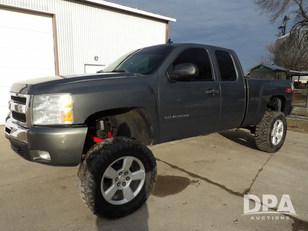 2011 Chevrolet K1500 Equipment Image0