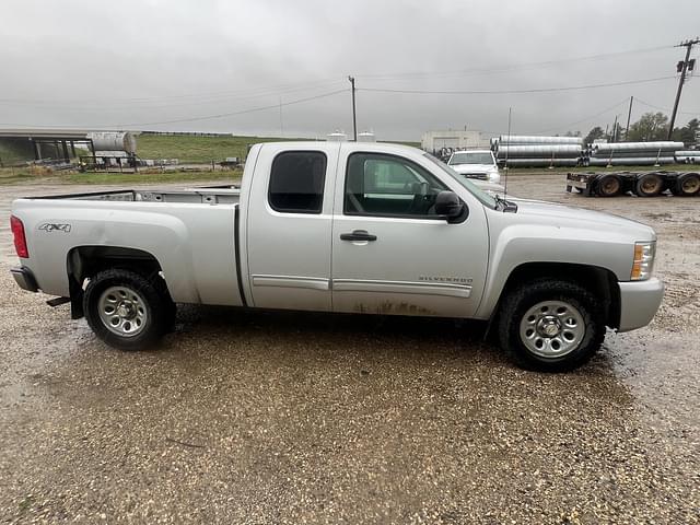 Image of Chevrolet 1500 equipment image 3