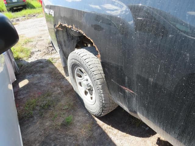Image of Chevrolet 1500 equipment image 3