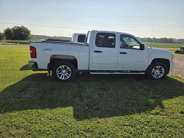 Image of Chevrolet 1500 equipment image 4
