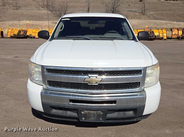 Image of Chevrolet Silverado equipment image 1