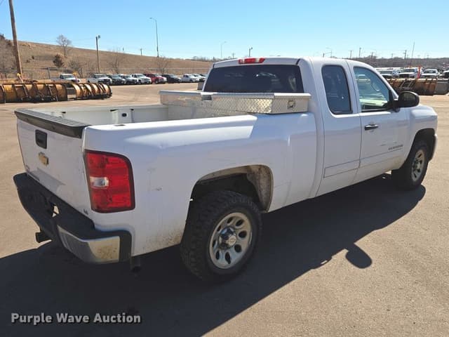 Image of Chevrolet Silverado equipment image 4