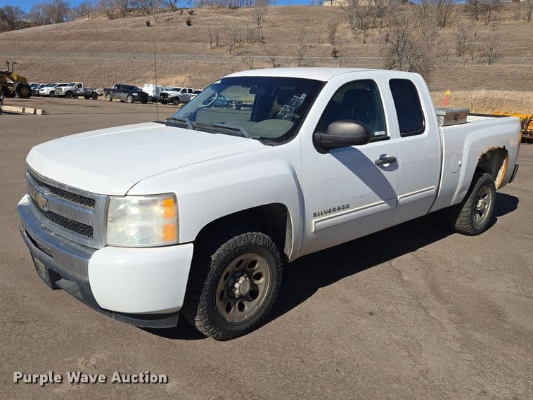 Image of Chevrolet Silverado Primary image