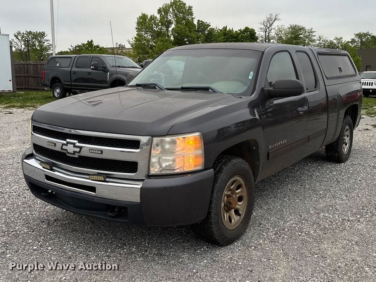 2011 Chevrolet 1500 Equipment Image0
