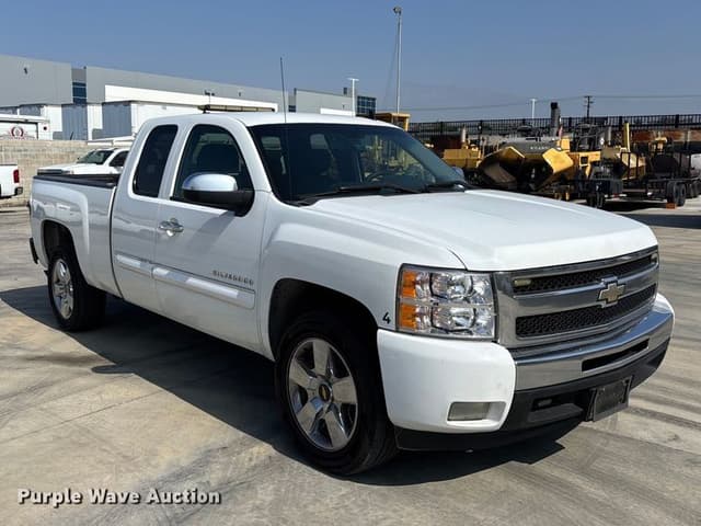 Image of Chevrolet 1500 equipment image 3