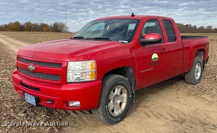 2011 Chevrolet 1500 Equipment Image0