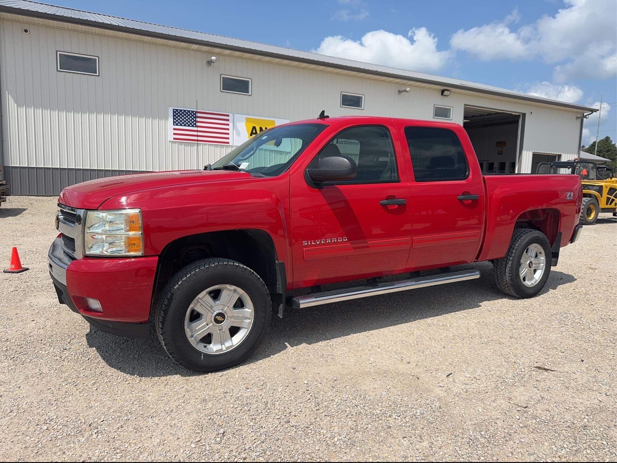 2011 Chevrolet 1500 Equipment Image0
