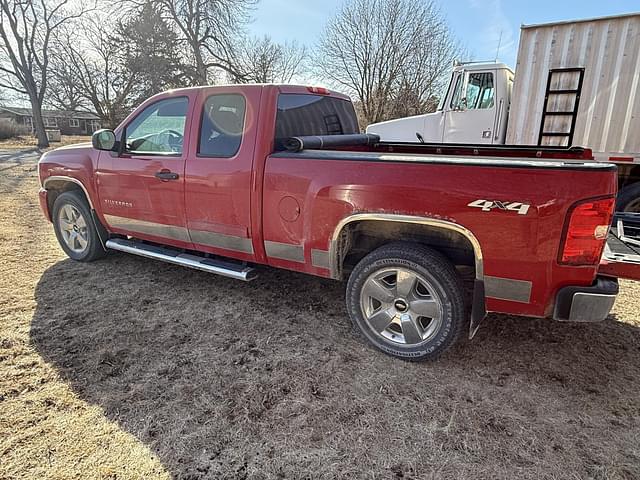 Image of Chevrolet 1500 equipment image 2