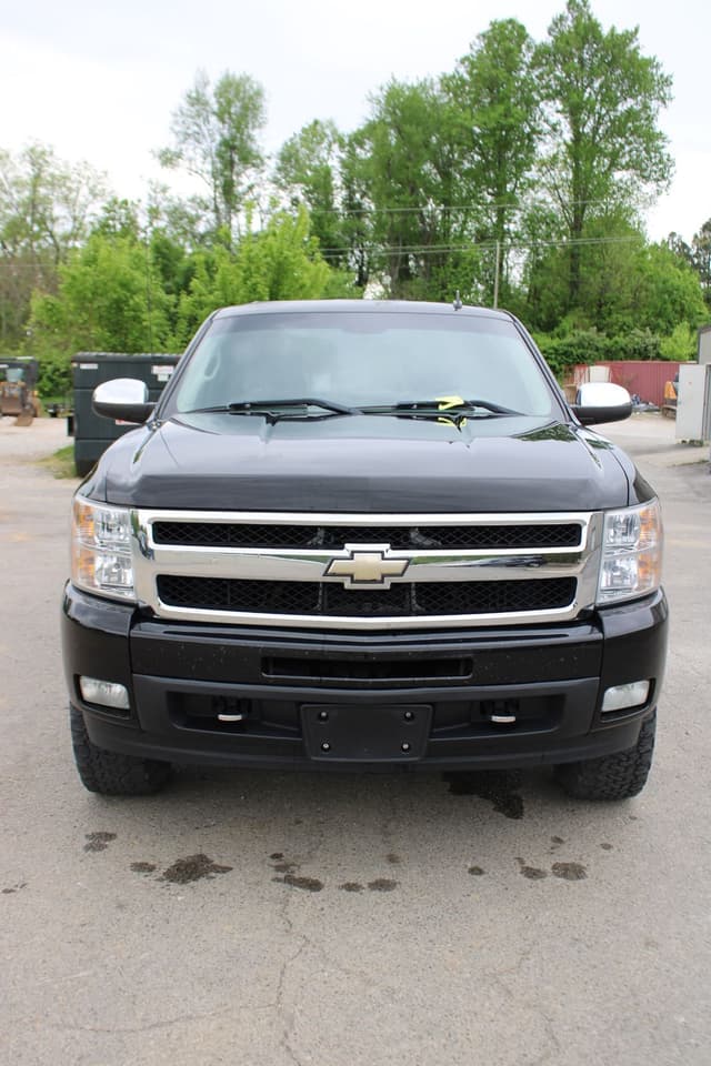Image of Chevrolet Silverado equipment image 1