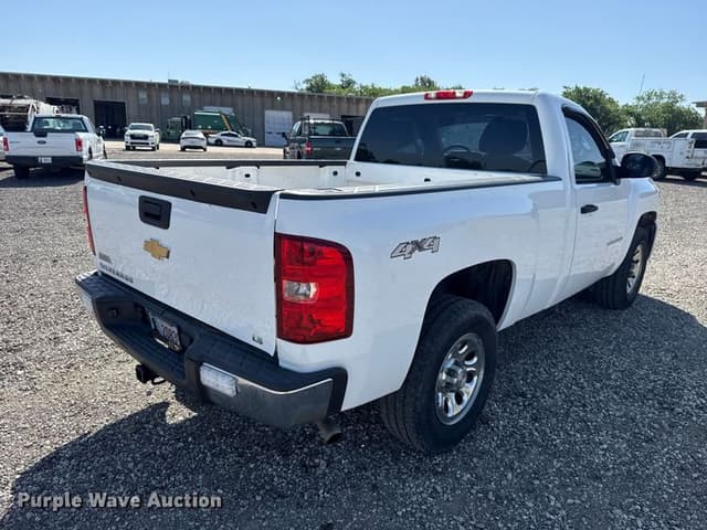 Image of Chevrolet 1500 equipment image 4