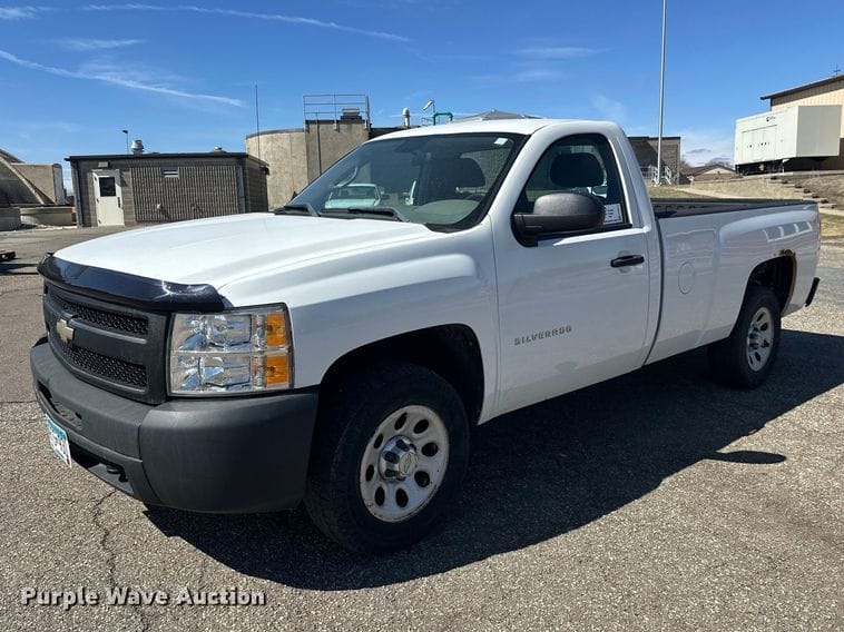 2011 Chevrolet 1500 Equipment Image0