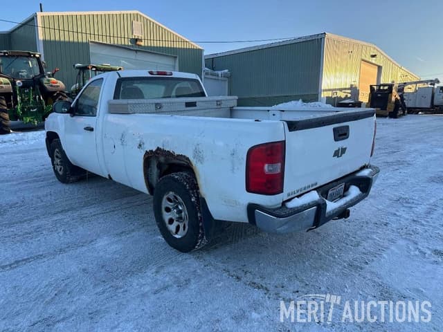 Image of Chevrolet 1500 equipment image 2