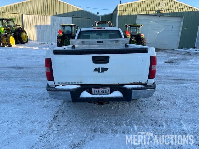 Image of Chevrolet 1500 equipment image 3