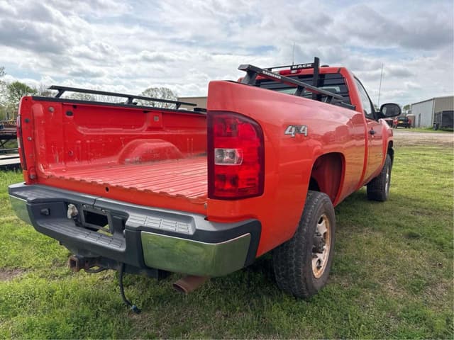 Image of Chevrolet 2500 equipment image 4