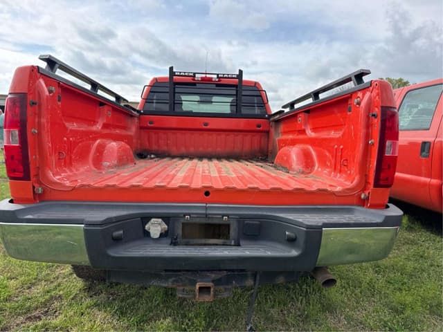 Image of Chevrolet 2500 equipment image 3