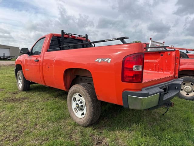 Image of Chevrolet 2500 equipment image 2