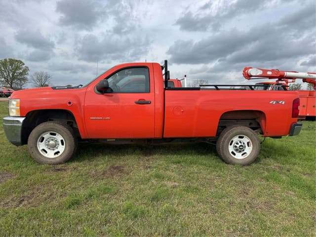 Image of Chevrolet 2500 equipment image 1