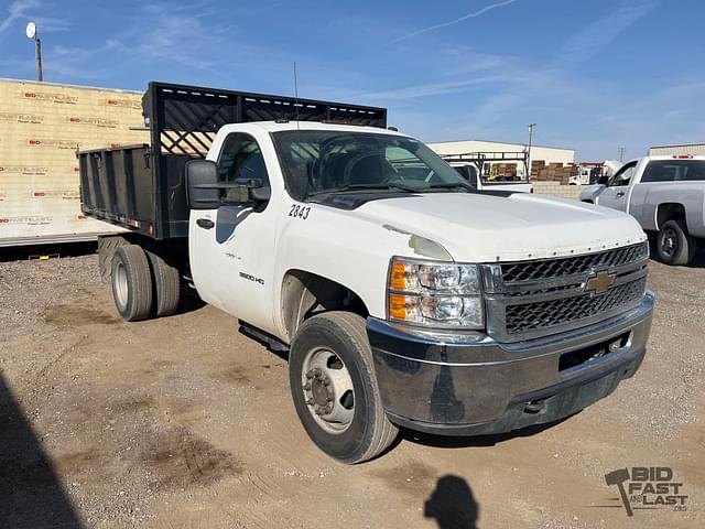 Image of Chevrolet 2500HD equipment image 2