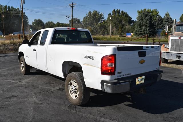 Image of Chevrolet 2500HD equipment image 2