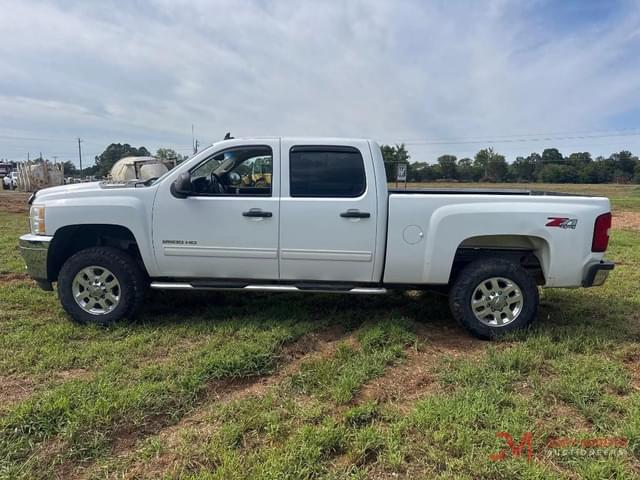Image of Chevrolet 2500HD equipment image 3