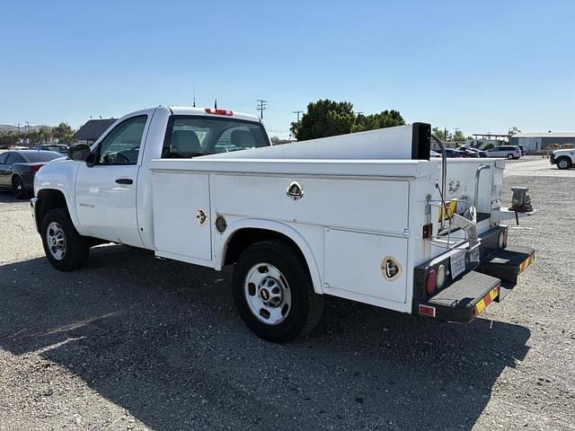 Image of Chevrolet 2500HD equipment image 2