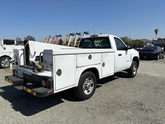 Image of Chevrolet 2500HD equipment image 1
