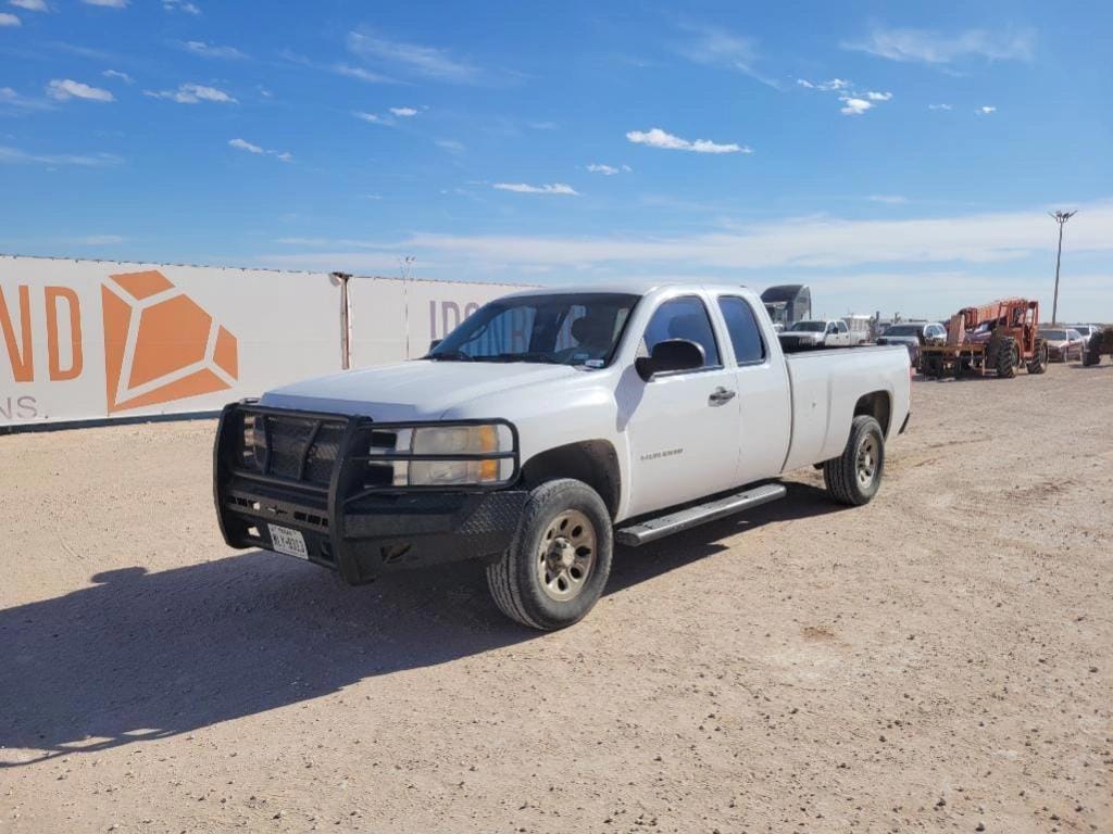 2011 Chevrolet 2500 Equipment Image0