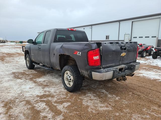 Image of Chevrolet 2500 equipment image 3