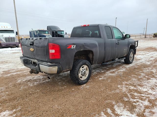 Image of Chevrolet 2500 equipment image 2