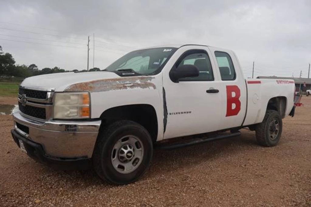 2011 Chevrolet 2500 Equipment Image0